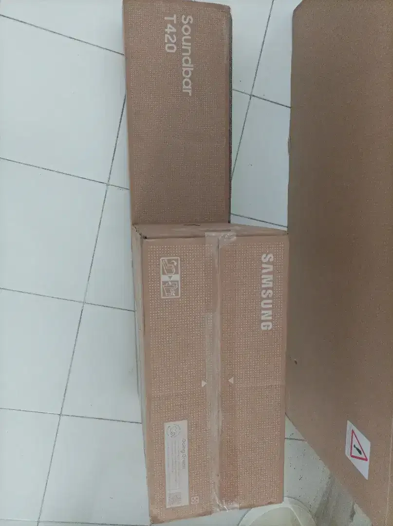 Samsung Soundbar sub woofer Bluetooth HDMI Garansi Resmi BARU - Image 1 of 3