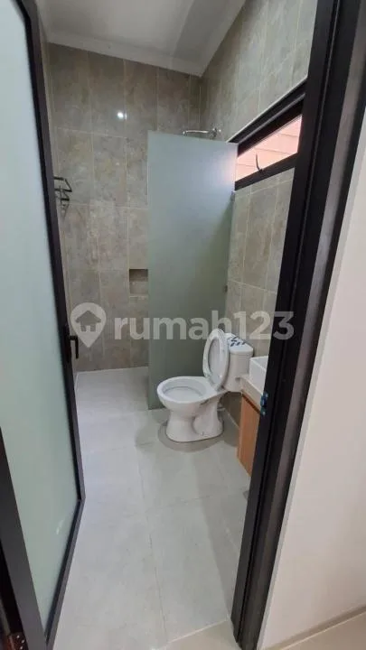 Disewakan 2 Unit Rumah Lantai Dua Dekat Pantai Kuta Badung Bali - Image 4 of 4