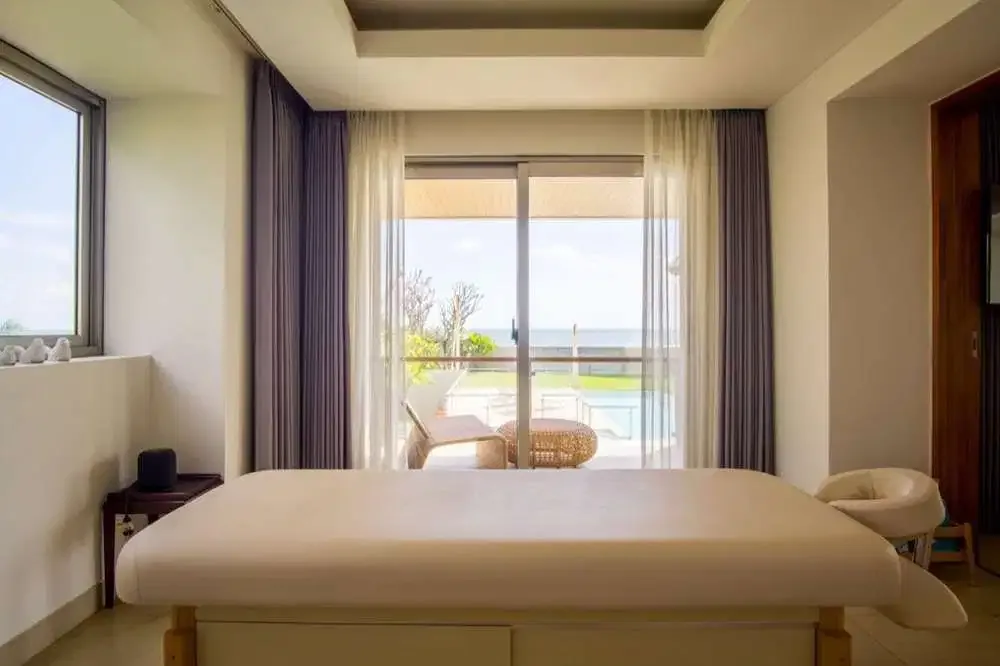 FOR SALE LUXURY BEACHFRONT VILLA IN BERAWA CANGGU - Image 4 of 10