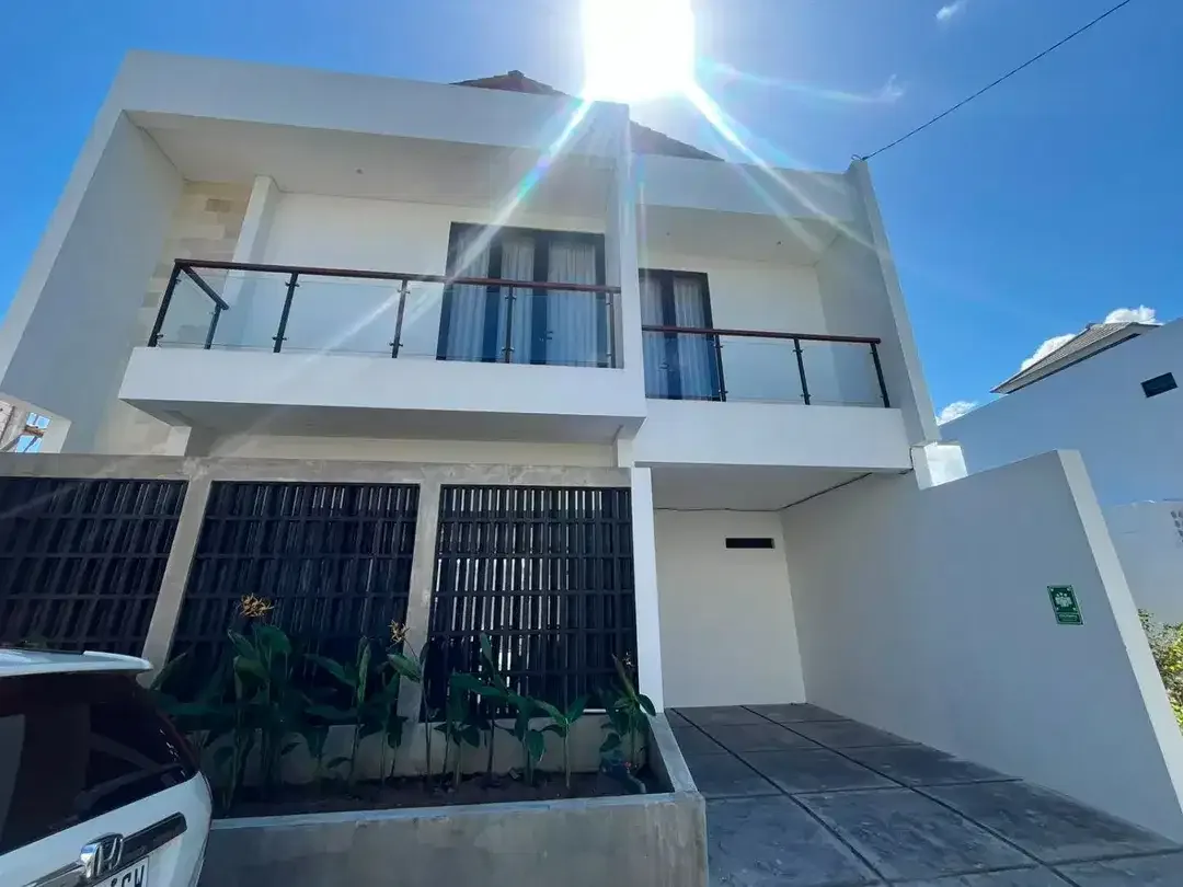DIJUAL VILLA MODERN 2 LANTAI – CLUSTER VILLA DHARMAWANGSA NUSA DUA, di kawasan villa yang eksklusif, aman, dan strategis - Image 1 of 10