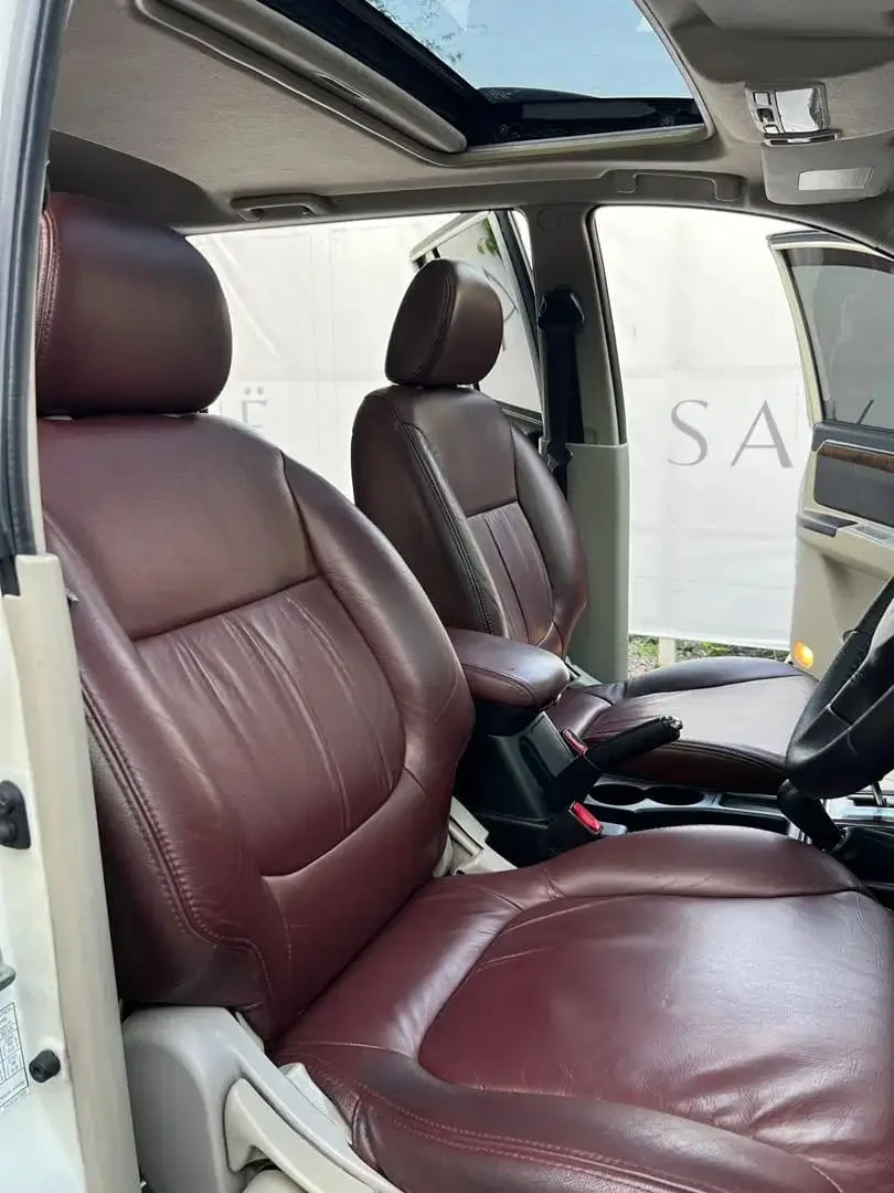 MITSUBISHI PAJERO SPORT DAKAR 4x4 2014 PMK DIESEL AT PUTIH - Image 9 of 10