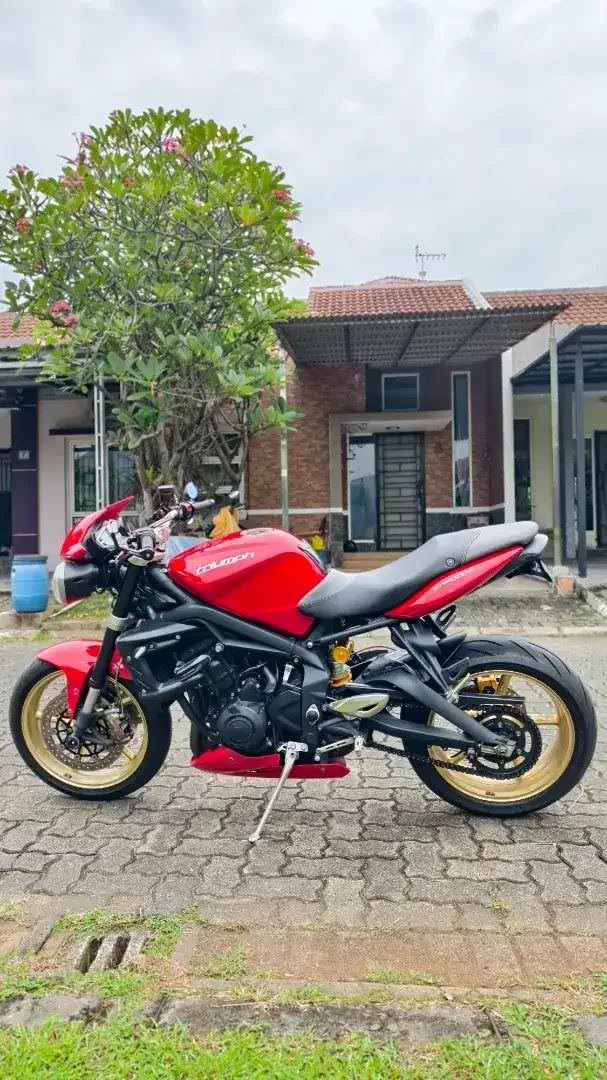 Triumph Street Triple 675 2012 FP,  modif banyak, cakep, siap gas - Image 7 of 10