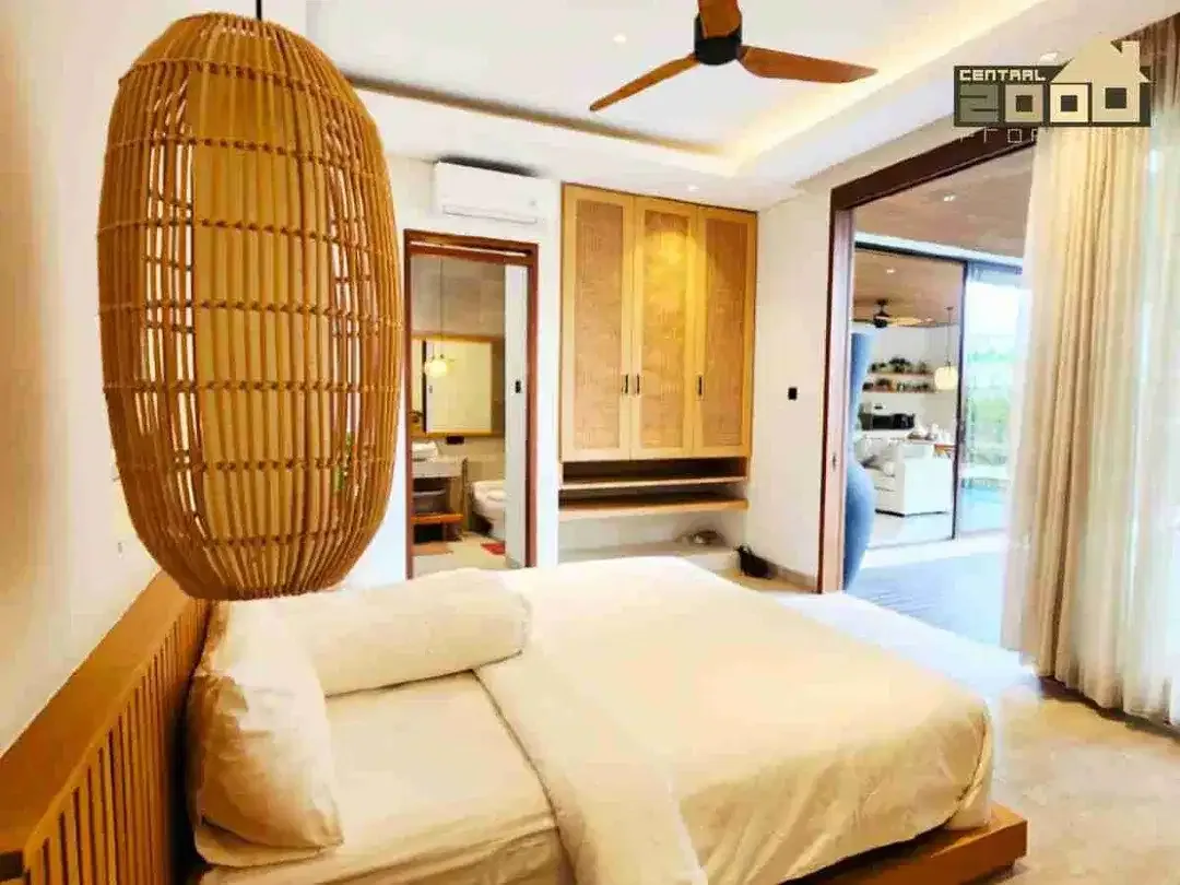 Luxury Freehold Villa with Large Pool & Garden – Umalas Area - Image 9 of 10