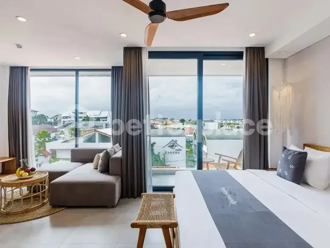 Modern 1-Bedroom Apartment in Batu Bolong, Canggu - Image 3 of 10