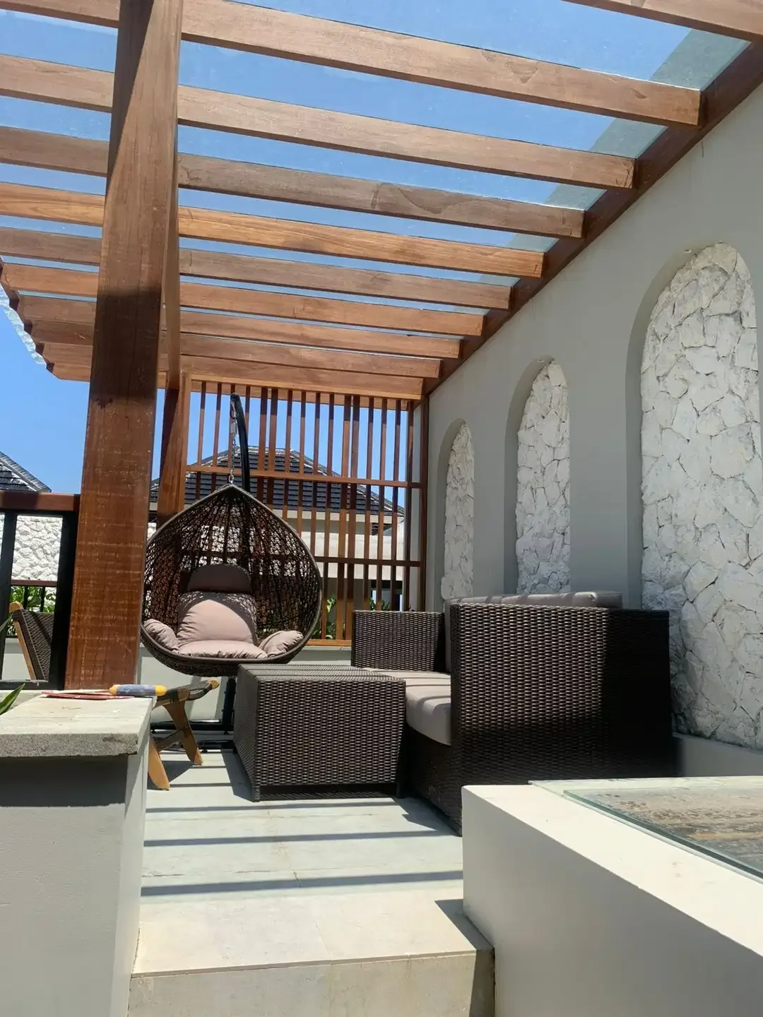 VILLA READY 2BR FURNISHED ONE GATE TERBAIK DI BATU BOLONG CANGGU - Image 5 of 10