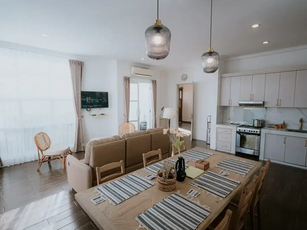Prime location!! Premium 3 Bedroom Villa for Rent in Petitenget, Only Minutes to Seminyak Beach - Available to visit after 8 Feb - Image 3 of 10