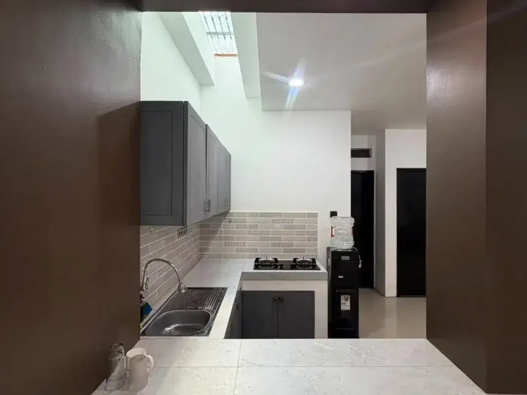 Rumah Cantik Minimalis Kerobokan Dekat Denpasar Badung Bali - Image 2 of 10