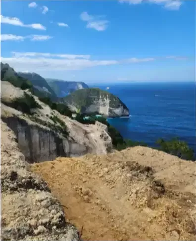 Land Near Sea Cliff Of Nusa Penida Beach - Image 3 of 10