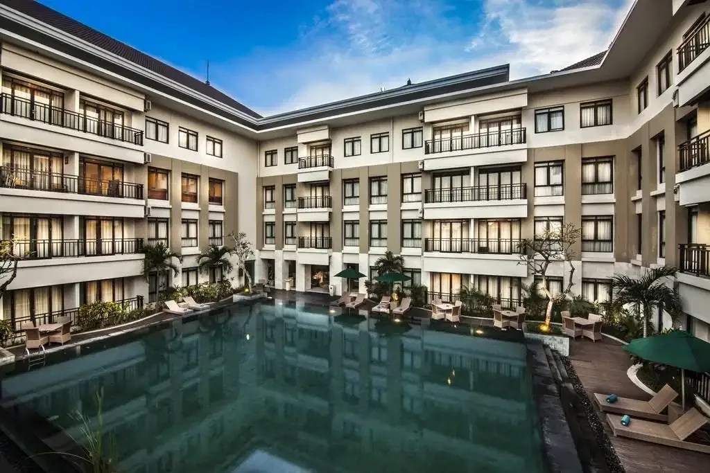 apartment murah yang berlokasi di jalan utama raya dewi sri kuta - Image 1 of 10