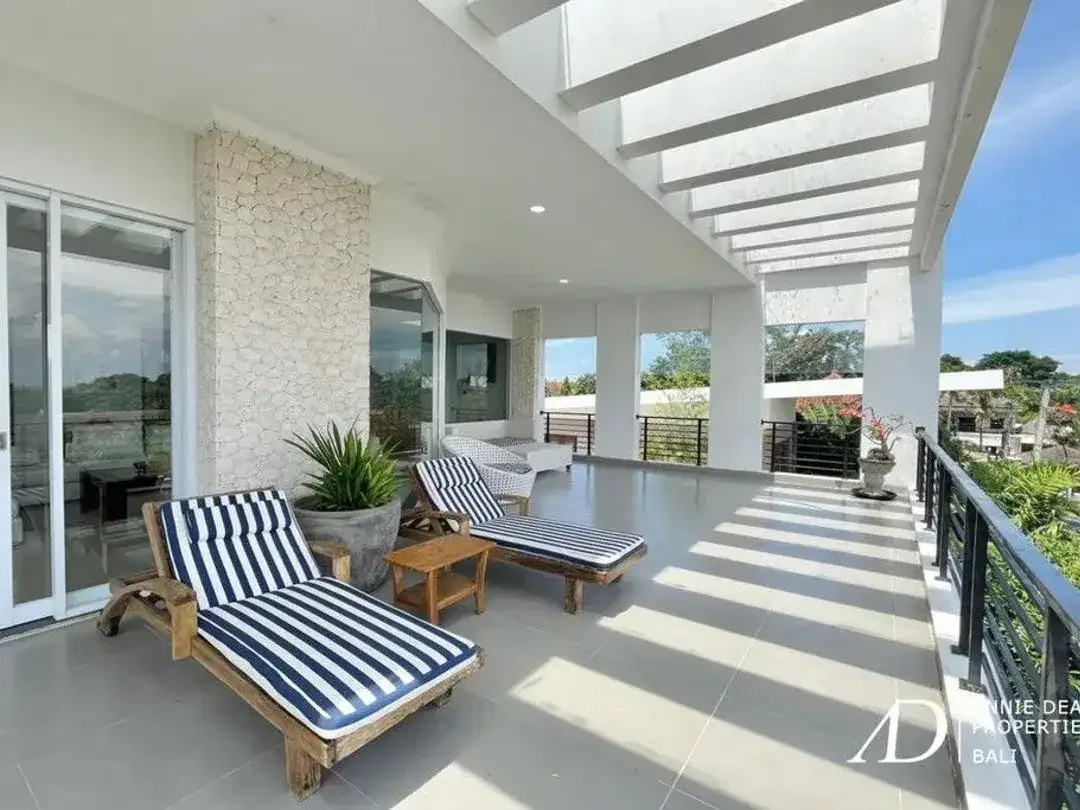 FREEHOLD | MODERN 4-BEDROOM VILLA IN JIMBARAN WITH OCEAN VIEWS - Image 10 of 10