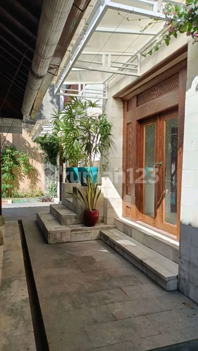 Villa Besar Furnished Murahdi Sidakarya Dekat Renon dan Sanur - Image 4 of 4
