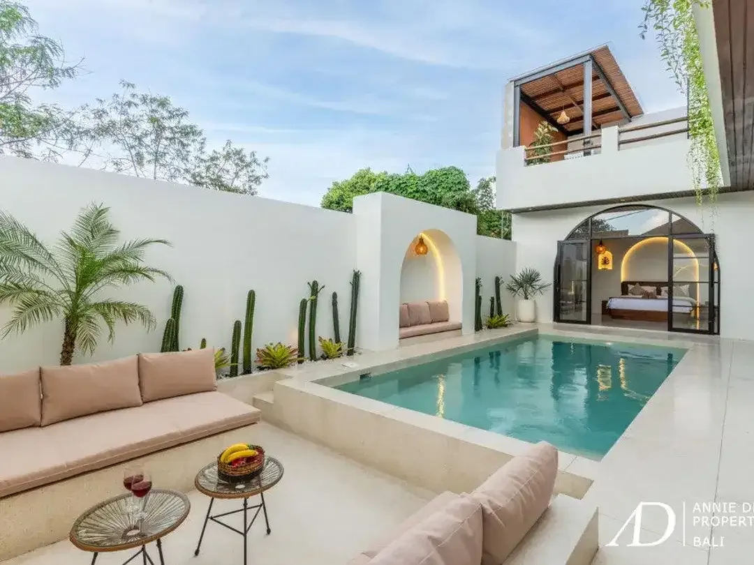 LEASEHOLD 27 YRS | MODERN MEDITERRANEAN VILLA IN SEMINYAK - PRIME LOCATION - Image 1 of 10