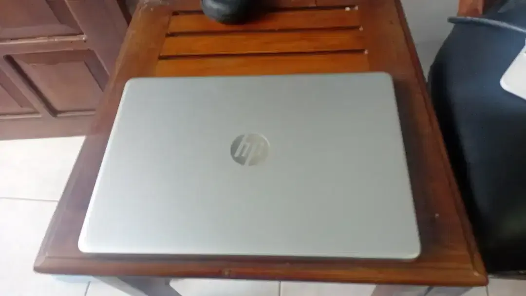 Laptop HP 14s-dq0508TU (RAM 4GB / SSD 256GB) Kondisi Baik - Image 1 of 3