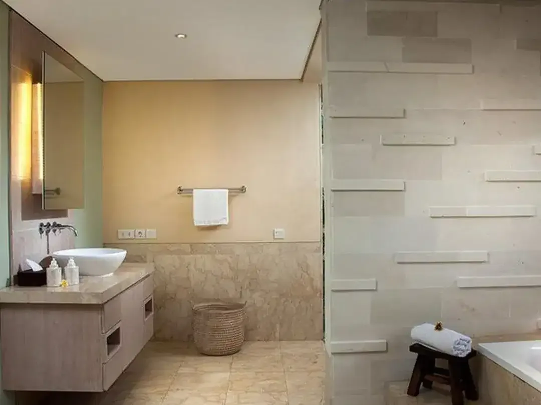 Villa Freehold 5 Bedroom in Lovely Peace in Sanur - Image 7 of 10