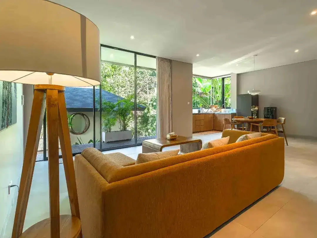 Complex Villa with 7 Bedroom, Ready for Daily Rental Bussiness at Canggu - Image 6 of 10