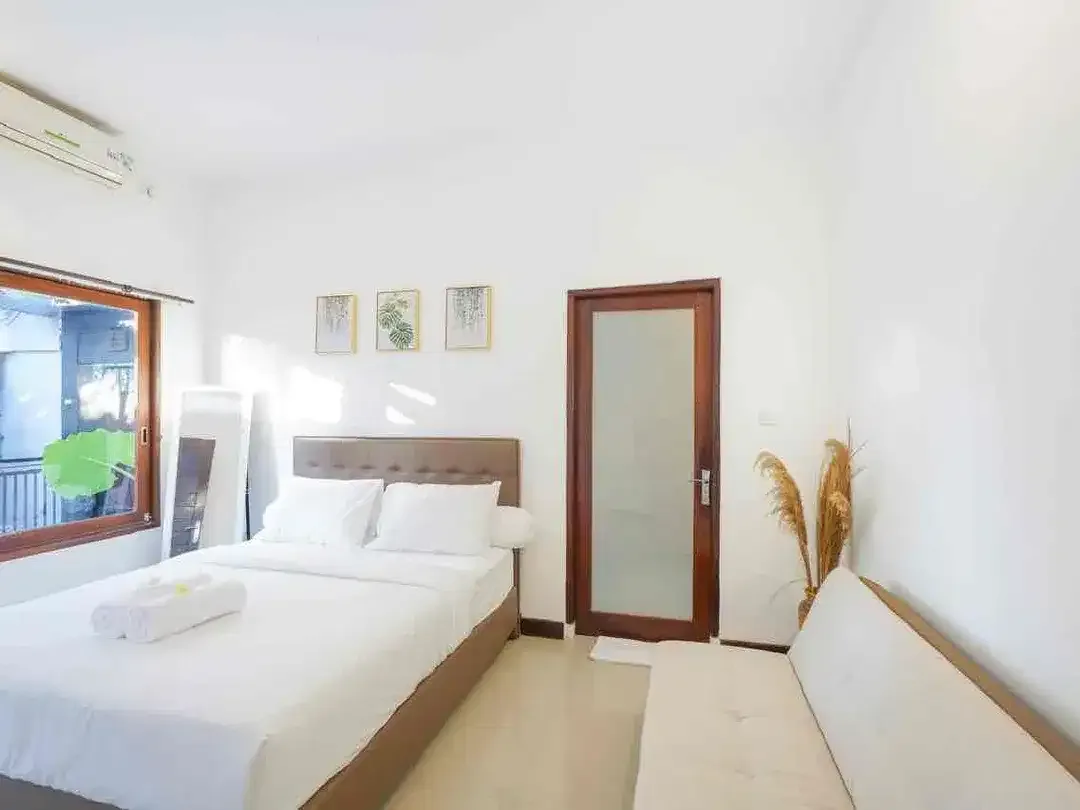 Villa Nyaman 3 Bedroom Seminyak Lokasi Strategis - Image 10 of 10