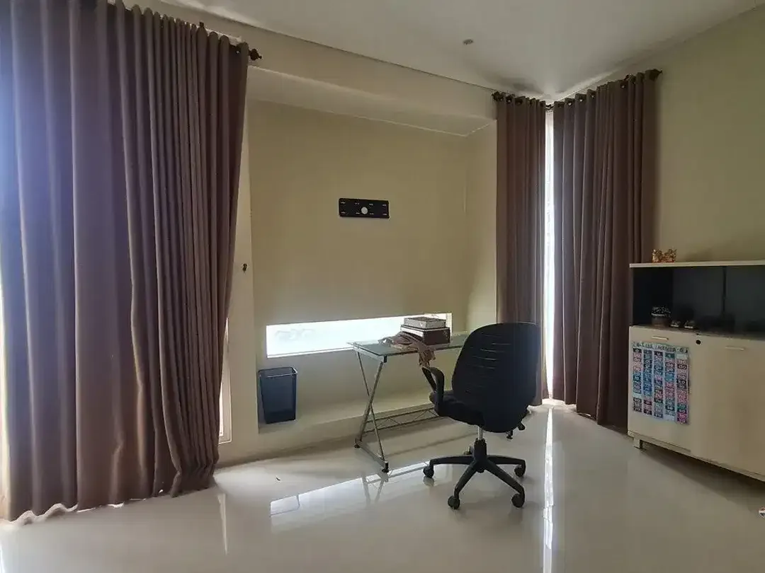 Rumah Eksklusif 5 Kamar Tidur Dijual di Denpasar Utara Area - Image 6 of 10
