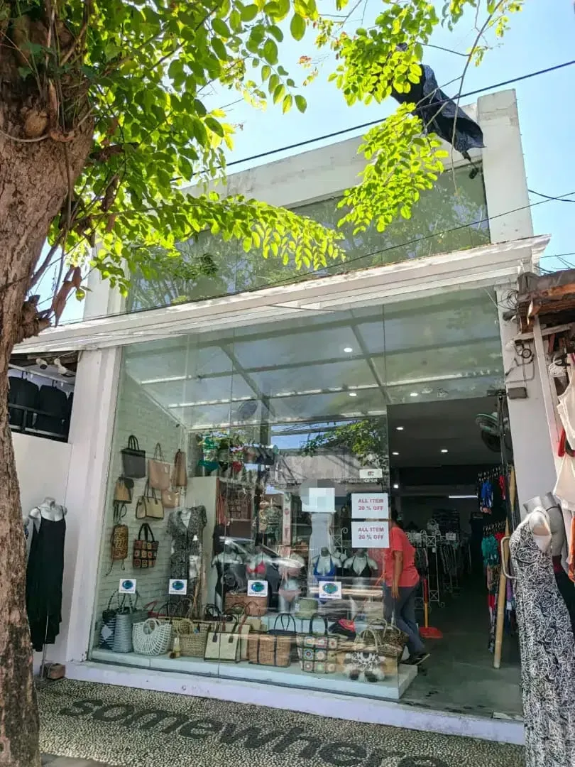 TOKO DISEWAKAN DI JL LEGIAN - LOKASI PRIME - TRAFFIC TINGGI - Image 1 of 5