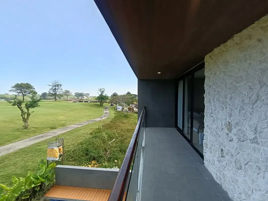 Hanya Satu Satunya di Bali! Vila Mewah Tepat di Tepi Lapangan New Kuta Golf dan Lake View! - Image 10 of 10