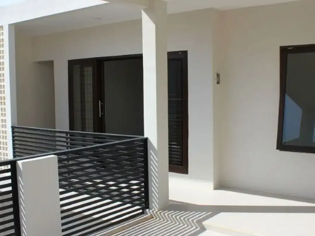 RUMAH MODERN IN PRESTIGIOUSE PURI GADING JIMBARAN - Image 9 of 10
