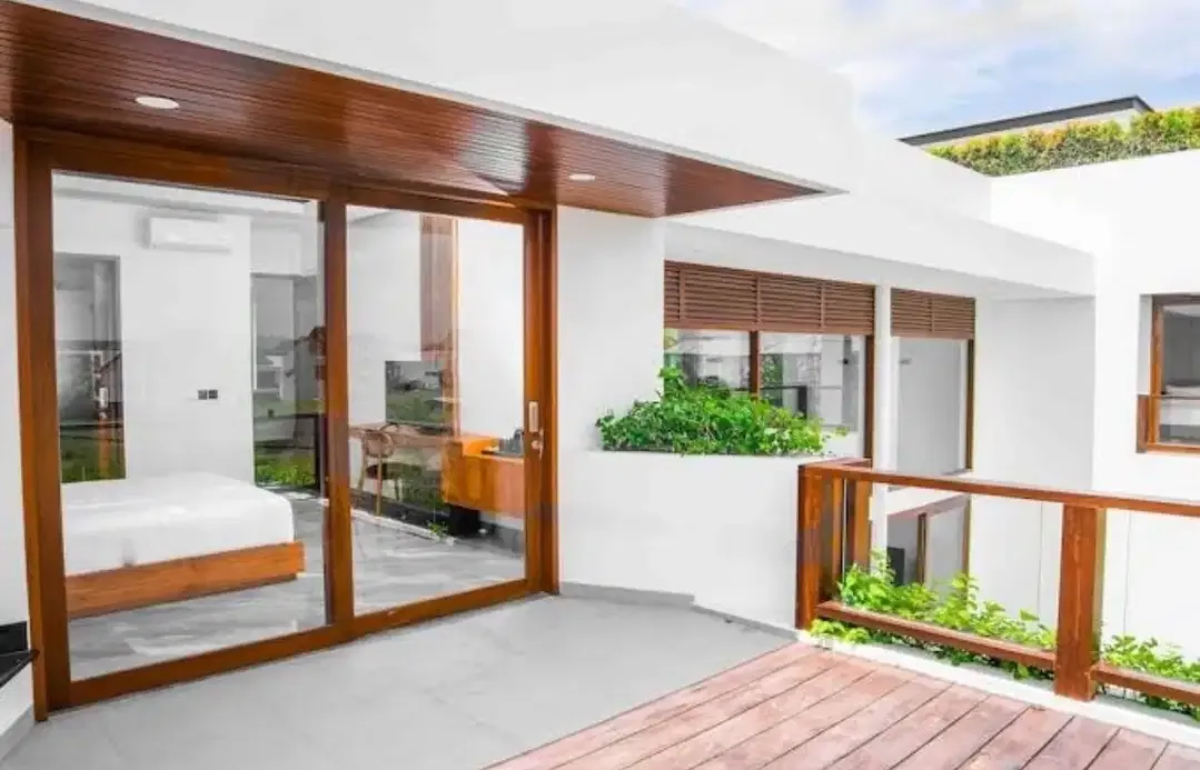 MODERN 5-BEDROOM VILLA FOR SALE – CANGGU BATUBOLONG - Image 7 of 10