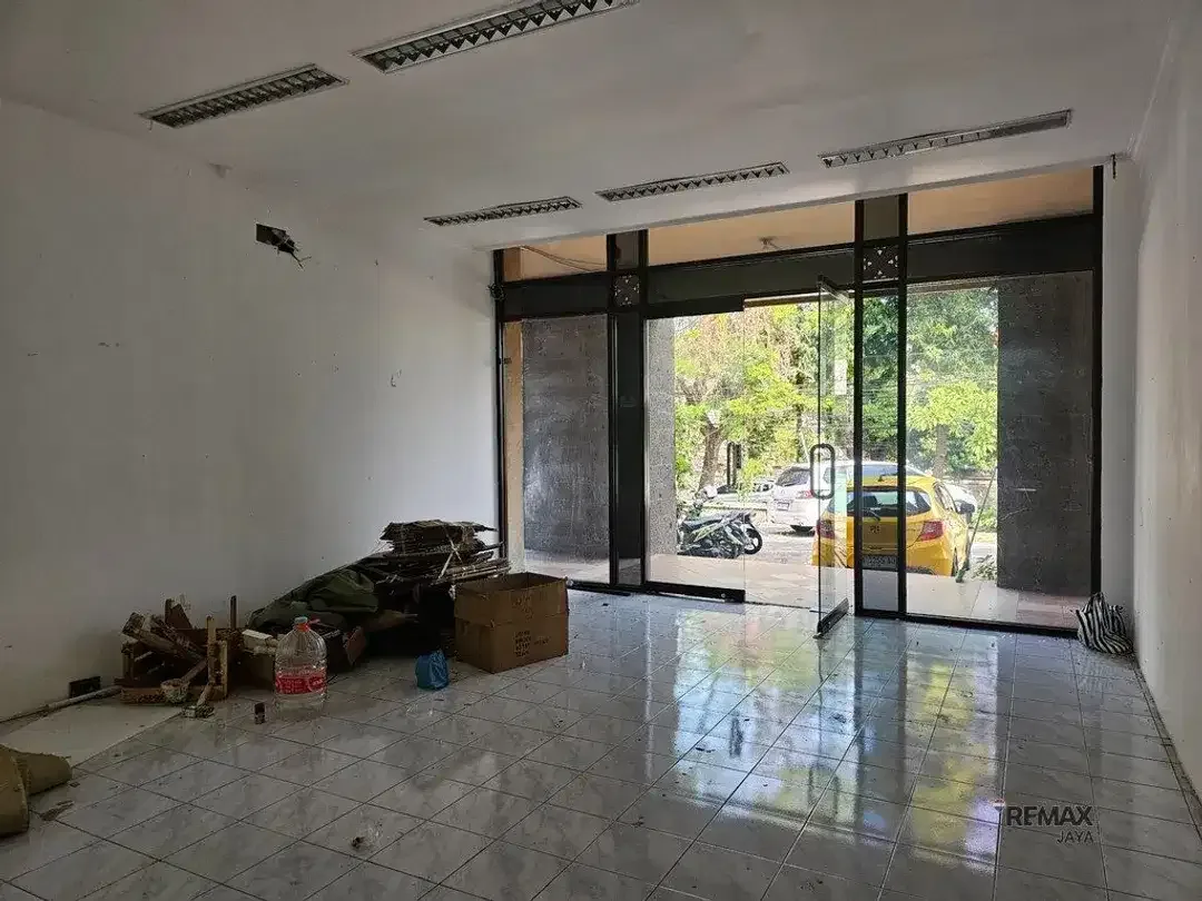 Ruko 3 Lantai Disewakan di Renon, Denpasar, Lokasi Strategis - Image 5 of 10