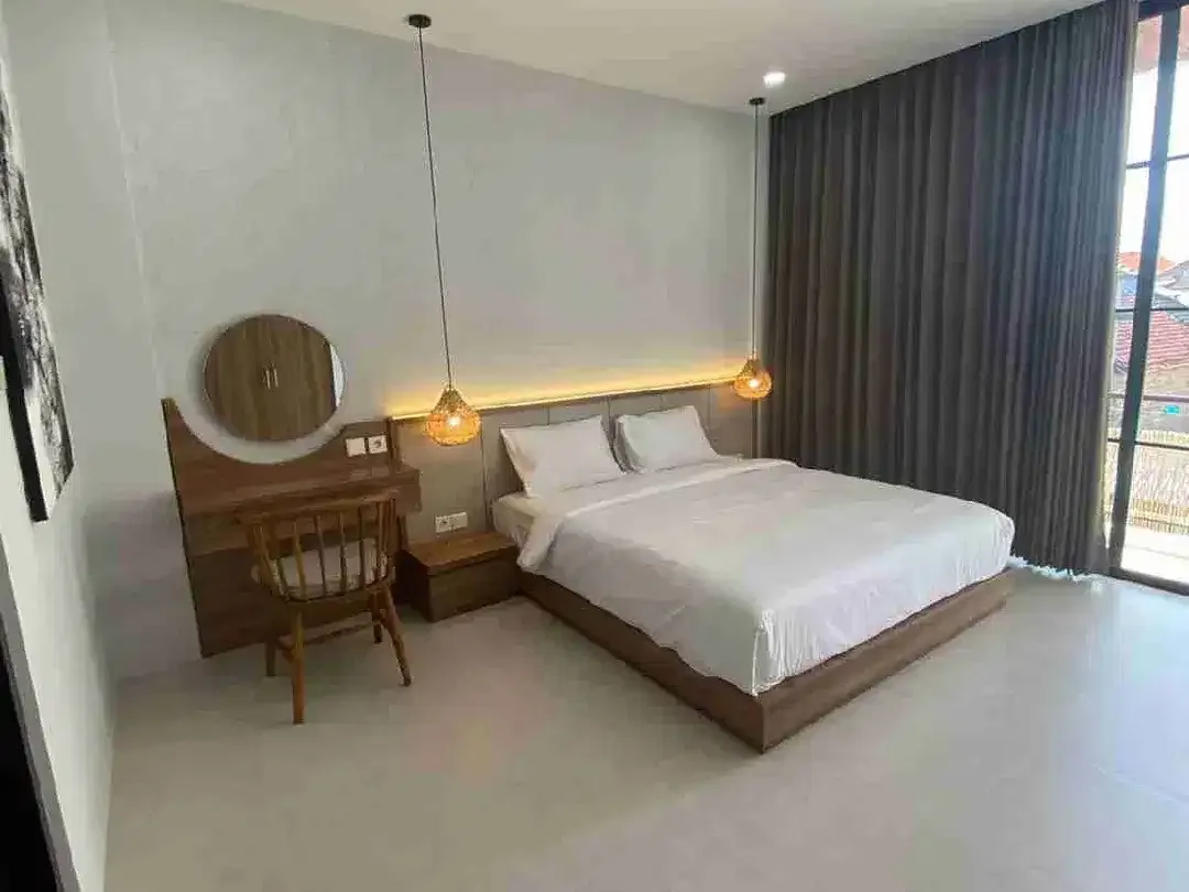 Villa 2 Lantai 3 Bedroom Fully Furnished Padonan Strategis Bebas Banjir - Image 9 of 10