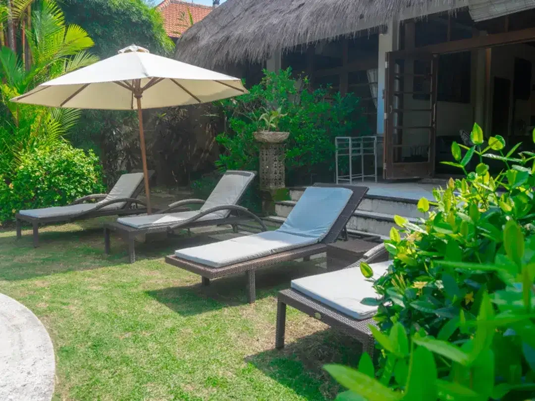 Freehold - Tropical Estate with Huge Garden - Walking Distance to Berawa Beach, Canggu, Bali - Image 8 of 10