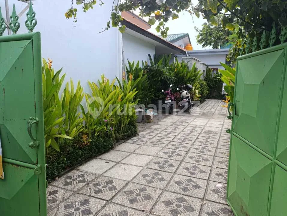 Rumahdi Area Sanurynag Homylingkungna Villa - Image 1 of 4