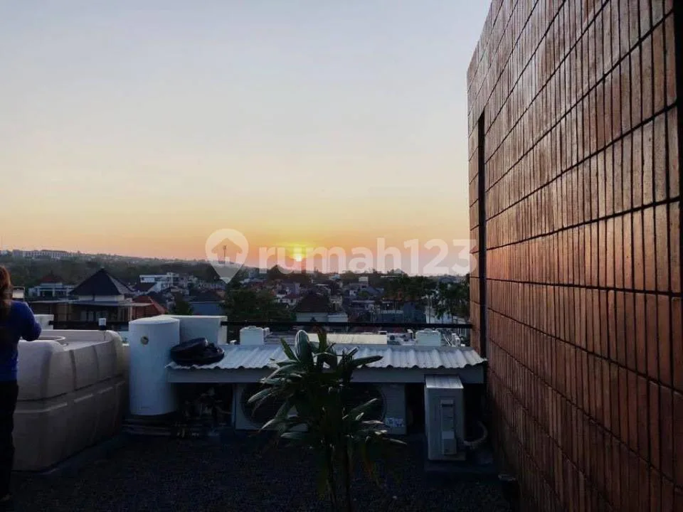 Villa Mewah 4Lt Luas Full Furnished View Gwk dan Laut di Jimbaran - Image 2 of 4