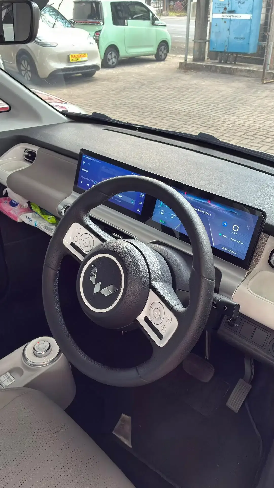 Wuling Air Ev 2023 putih - Image 10 of 10