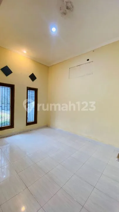 Rumah 1 Lantai Halaman Luas Multi Fungsi di Pura Demak Denpasar Barat - Image 3 of 4