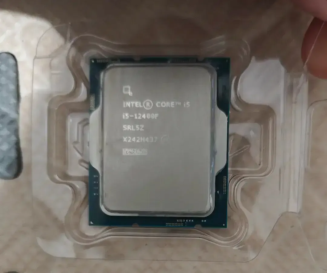 Intel Core i5-12400F (Fullset Box + i5 BEKAS + Stock Cooler Baru) - Image 6 of 8