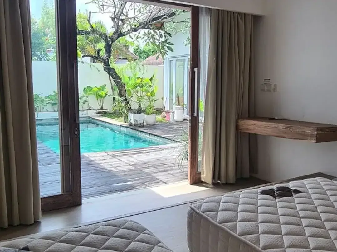 VILLA BAGUS 1 LANTAI DI BUMBAK DAUH KEROBOKAN BADUNG, BALI - Image 2 of 8