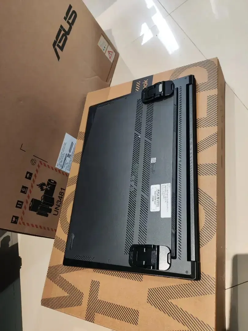 Laptop Asus Vivobook 14x Pro 16GB 2TB Storage - Image 3 of 10