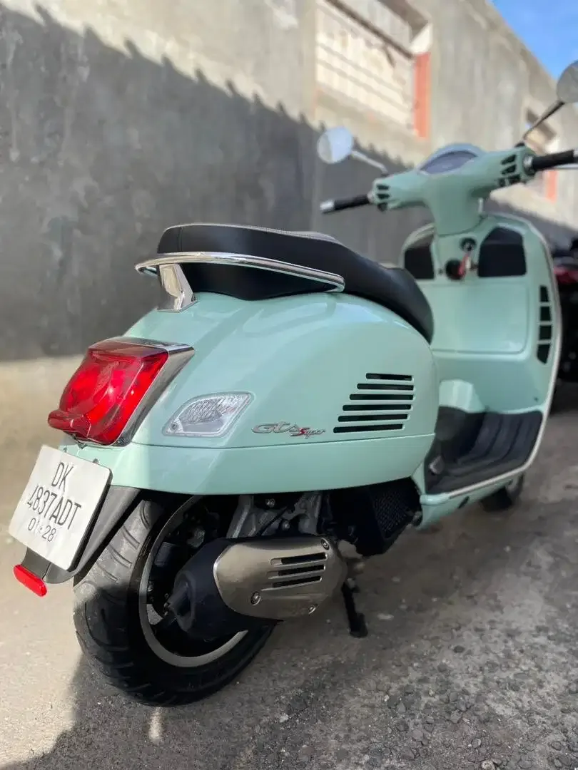 Vespa gts super 2022 // bintang dewata motor // - Image 3 of 6