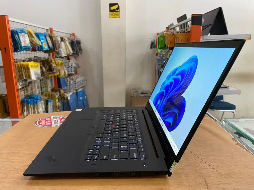 Lenovo ThinkPad P1 Core i7Gen10 Ram 16GB SSD 512GB Nvidia 4GB Touchsc - Image 5 of 10
