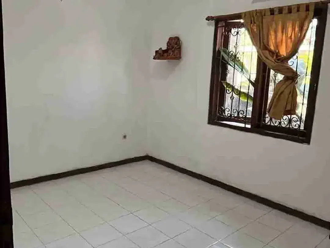 SEWA RUMAH 3 KT DI SIDAKARYA DENPASAR. - Image 4 of 5