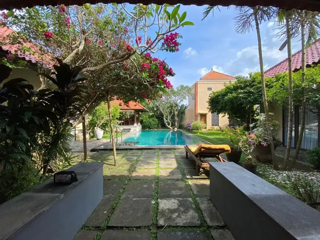 Villa Tersembunyi Dengan Gaya Klasik Dengan Suasana Hijau Dan Tenang Jimbaran - Image 10 of 10
