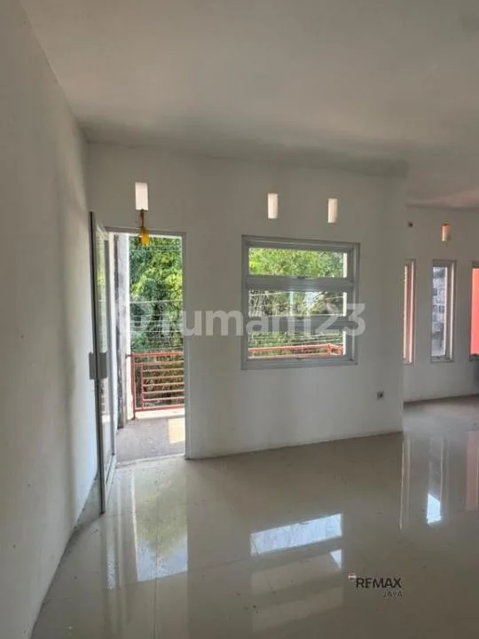 Ruko 2 Lantai Siap Pakai Dijual di Singaraja, Buleleng - Image 3 of 4