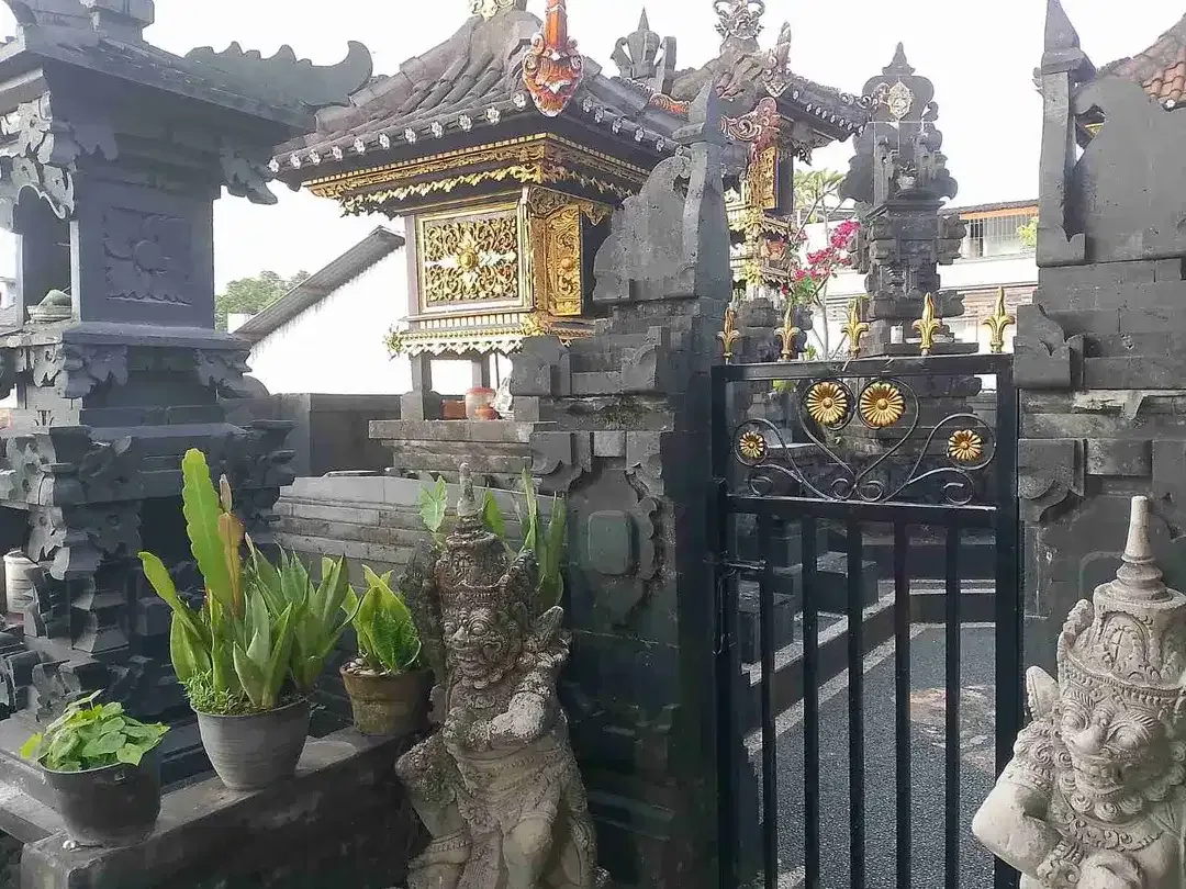 RUMAH SECOND LANTAI II DI DALUNG PERMAI BADUNG BALI - Image 9 of 9