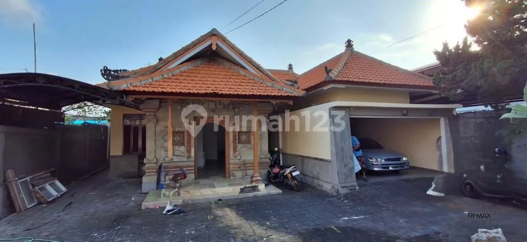 Rumah Kantor dengan 5 Kamar Disewakan di Panjer, Denpasar Selatan - Image 1 of 4