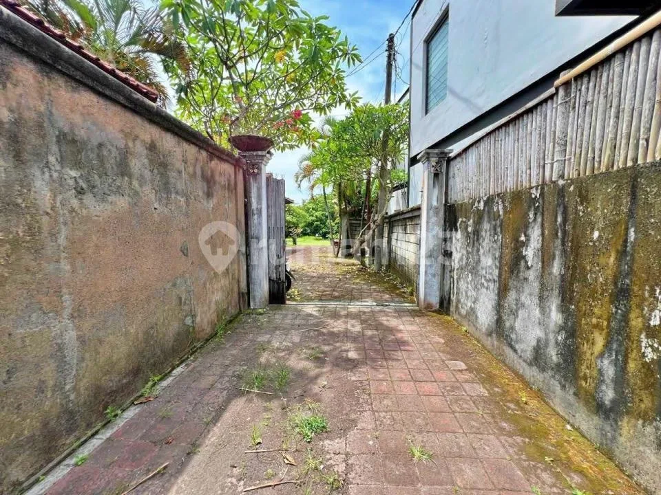 Tanah Bonus Rumah Furnish 2Lt Strategis Dkt Pantai, Berawa Canggu - Image 2 of 4