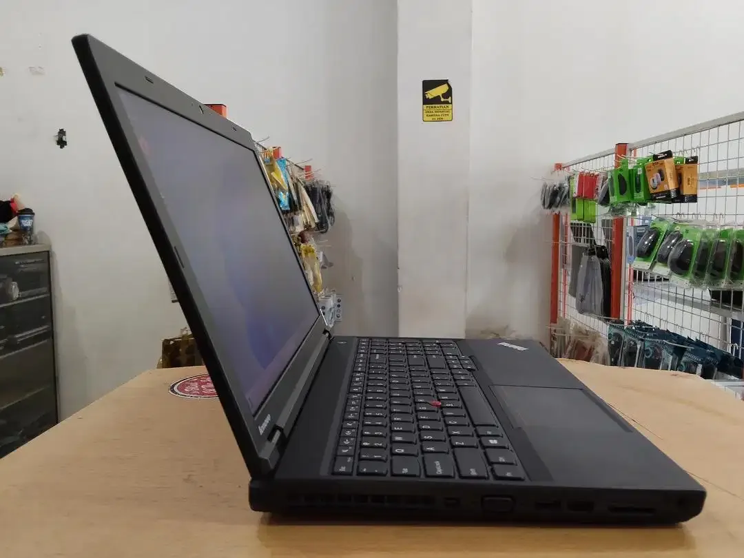 Lenovo ThinkPad T540P Core i5 Ram 8GB SSD 256GB 15in Mulus Murah - Image 3 of 10