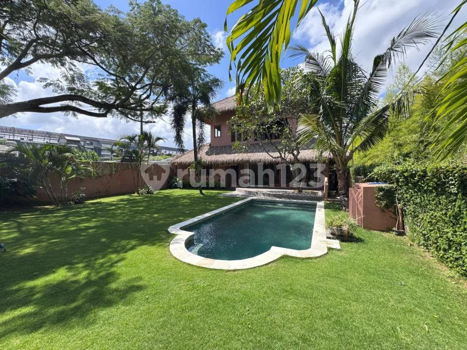 Fantastic Beautiful Villa Strategis Location In Central Umalas Bali - Image 3 of 4
