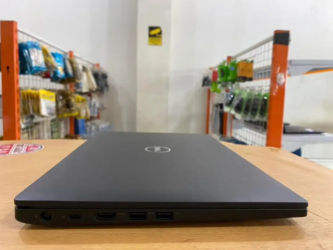 DELL Latitude E7490 Core i5Gen8 Ram 8GB SSD 256GB FHD Slim Mulus - Image 5 of 10