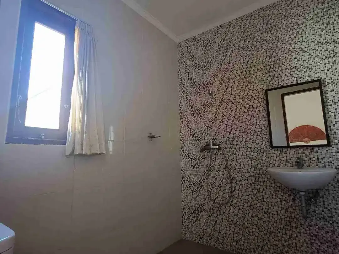 Rumah Dalam Komplek Area Mumbul Benoa - Image 4 of 8