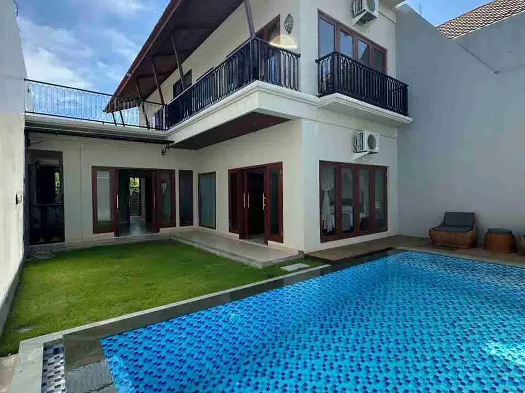 3 Bedrooms villa in jalan mertanadi for sale - Image 1 of 10
