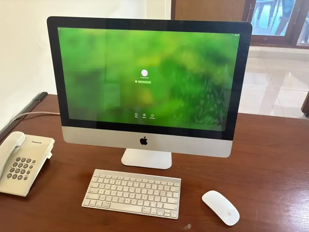 Dijual iMac 21,5 inch Core i5 SSD 1 TB - Image 1 of 3