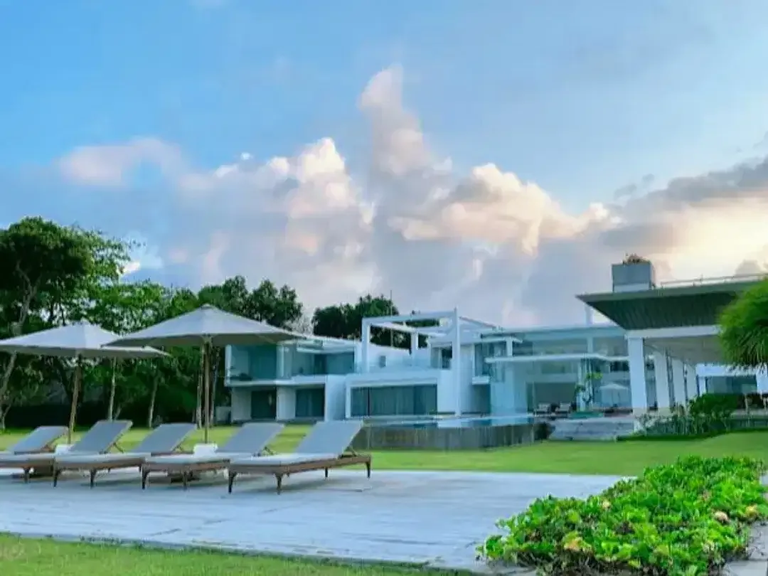 LUXURY VILLA BEACH FRONT SEMINYAK BALI. - Image 6 of 10